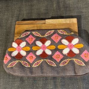 NWT embroidered wooden handle clutch purse